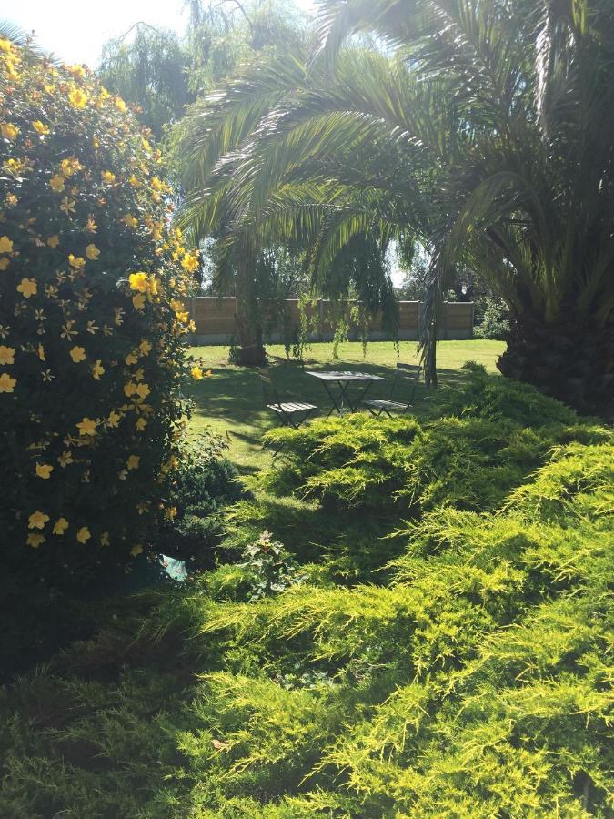 Cote Jardin Des Charmilles Panzió Quettehou Kültér fotó